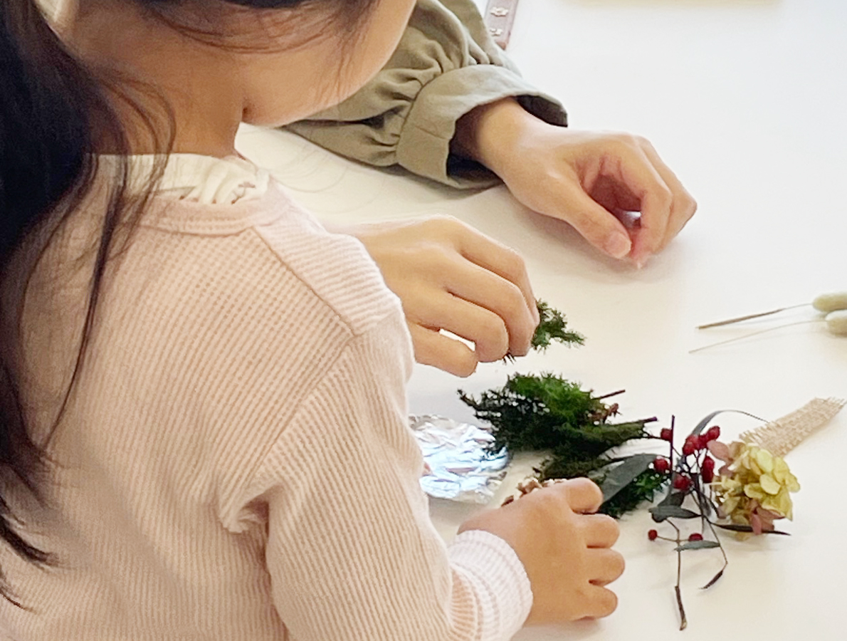 親子手作り講座 「素敵なクリスマスアレンジメント」講座を開催しました！